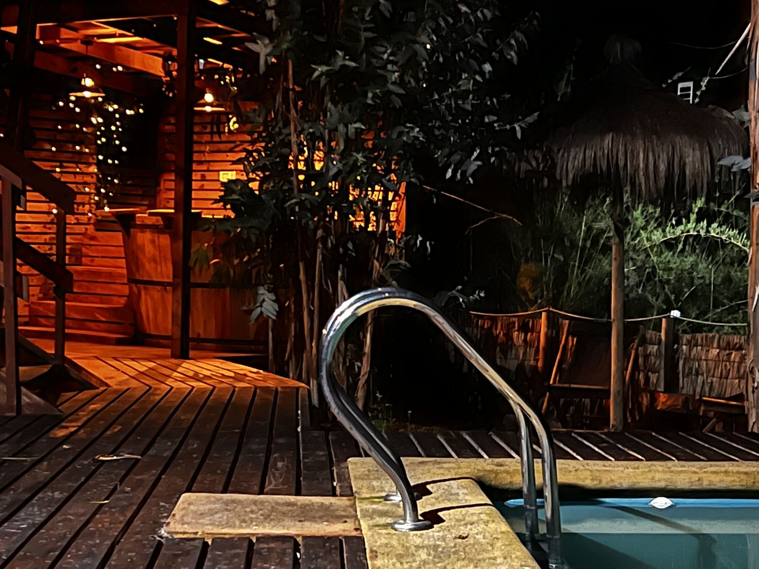 Cabaña tradicional con piscina y tinaja